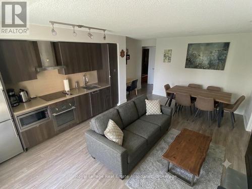611 - 300 FRONT STREET W , Toronto, Ontario M5V 0E9 3