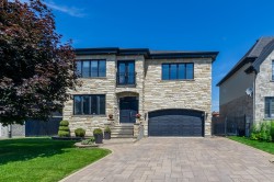 5730 Rue Carrière Brossard, QC J4Z 0J9