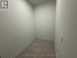 large den - 