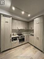 1118 - 60 HONEYCRISP CRESCENT Vaughan, ON L4K 0N5