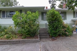 4021 Glanford Ave Saanich, BC V8Z 3Z7
