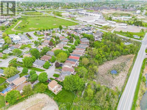 28 Lampman Crescent, Thorold, ON 