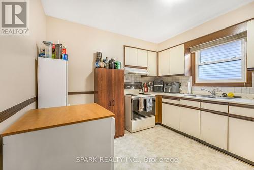 28 Lampman Crescent, Thorold, ON 