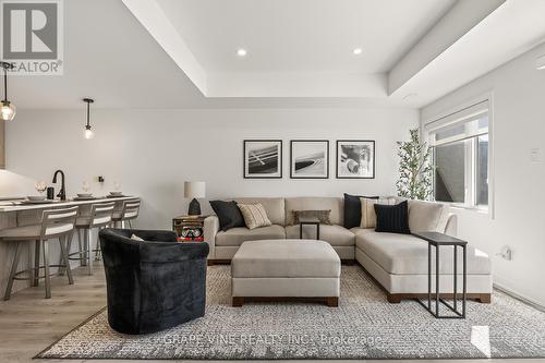 369 Olivenite Private, Ottawa, ON - Indoor Photo Showing Living Room