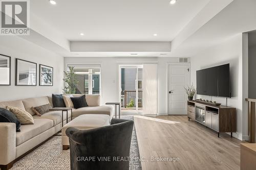 369 Olivenite Private, Ottawa, ON - Indoor Photo Showing Living Room