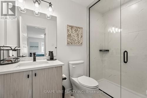 369 Olivenite Private, Ottawa, ON - Indoor Photo Showing Bathroom