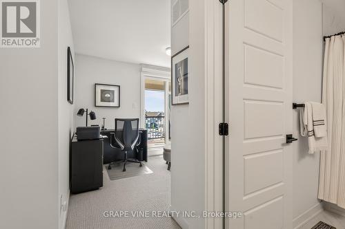 369 Olivenite Private, Ottawa, ON - Indoor Photo Showing Other Room