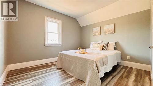 138 Glasgow Street, Kitchener, ON - Indoor Photo Showing Bedroom