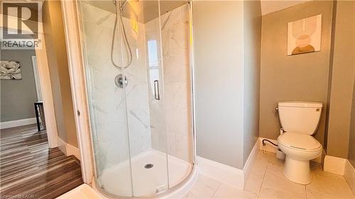 138 Glasgow Street, Kitchener, ON - Indoor Photo Showing Bathroom
