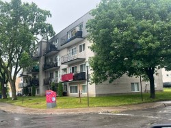 8935  - 8945 Éric  Montréal (Mercier/Hochelaga-Maisonneuve), QC H1K 2A6