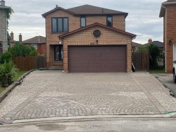 Lower-3271 Pilcom Crescent  Mississauga, ON L5B 3X5