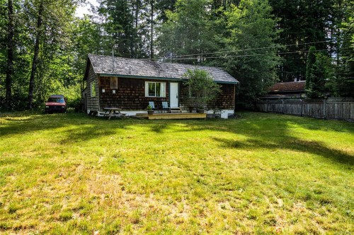 706 Delta Dr, Sayward, BC 