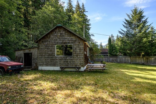 706 Delta Dr, Sayward, BC 