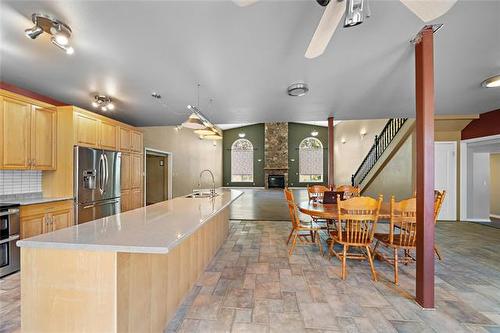 387 &-385 Earl Grey Rd, Winnipeg, MB 