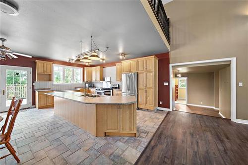 387 &-385 Earl Grey Rd, Winnipeg, MB 