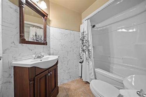 387 &-385 Earl Grey Rd, Winnipeg, MB 