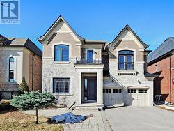 57 STRAWBRIDGE FARM DRIVE  Aurora, ON L4G 0L2
