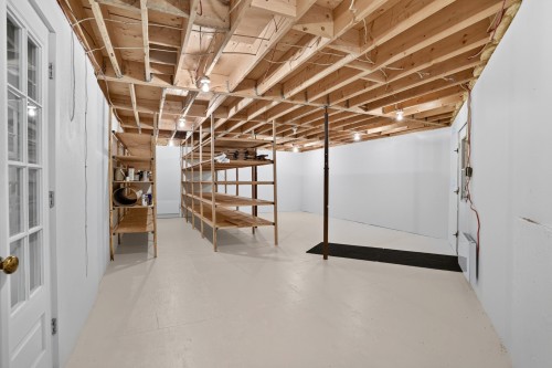 Rangement - 82 Ch. De La Rivière-À-Simon, Saint-Sauveur, QC - Indoor Photo Showing Basement