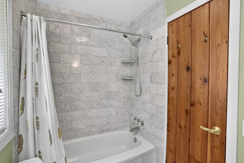 Salle de bains - 82 Ch. De La Rivière-À-Simon, Saint-Sauveur, QC - Indoor Photo Showing Bathroom