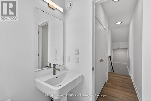 100 Stardust Private, Ottawa, ON 