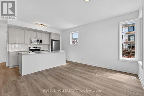 100 Stardust Private, Ottawa, ON 