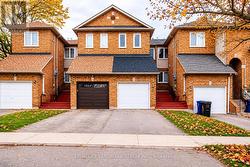 25 WARNER AVENUE  Toronto, ON M4A 2X1