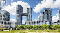 727 - 10 CAPREOL COURT  Toronto, ON M5V 4B3
