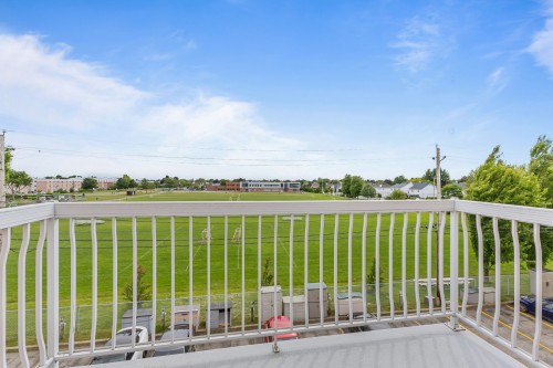 Balcon - 40-54 Rue De Courcelle, Repentigny (Repentigny), QC 