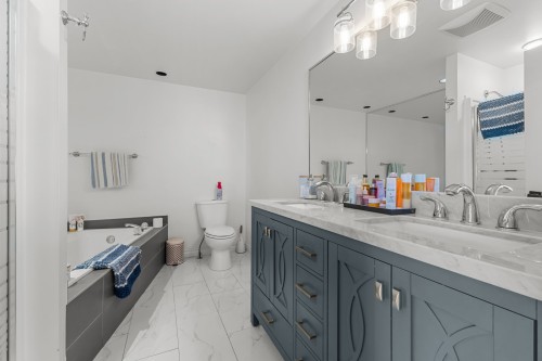 Salle de bains - 40-54 Rue De Courcelle, Repentigny (Repentigny), QC 