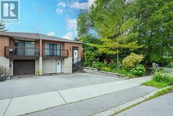 18 LEVITT COURT  Toronto, ON M2R 3P9