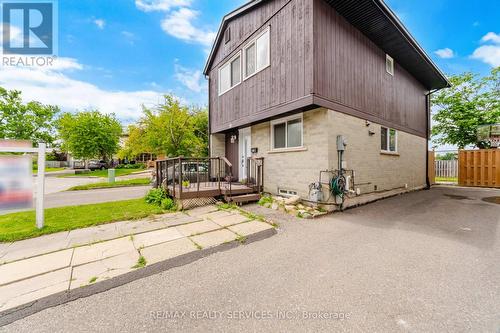 18 GOLD PINE COURT  Brampton, ON L6S 2K6