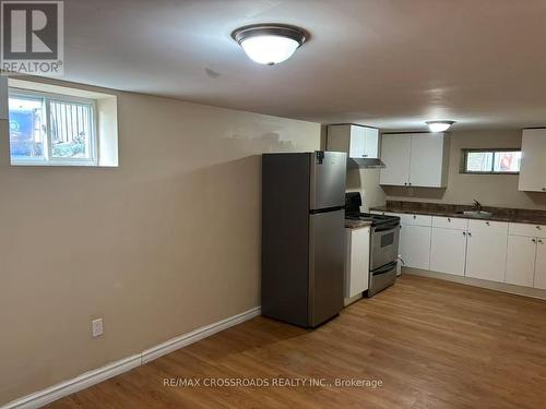 Lower - 21 Davis Road, Aurora, ON - Indoor Photo Showing Kitchen