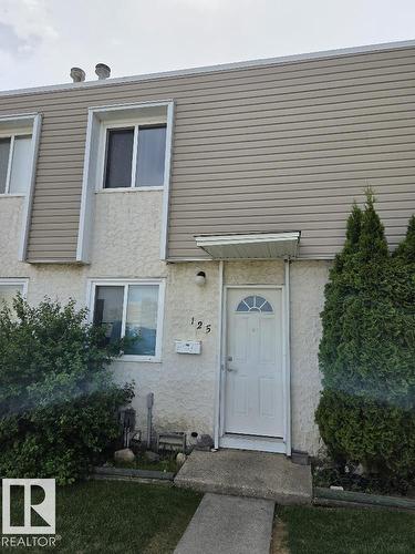 125 CORNELL CT NW  Edmonton, AB T5C 3C3