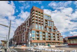 325-1787 St Clair Avenue W Toronto, ON M6N 0B7