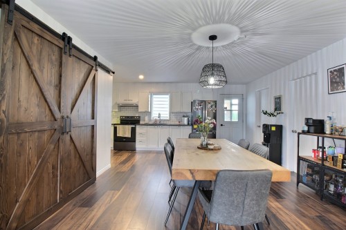 Salle à manger - 650 Route 108 O., Saint-Éphrem-De-Beauce, QC 