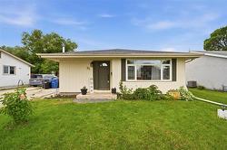 31 Minikada BAY  Winnipeg, MB R2C 0G8