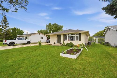 31 Minikada Bay, Winnipeg, MB 