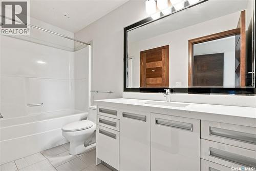 203 1555 Paton Crescent, Saskatoon, SK - Indoor Photo Showing Bathroom