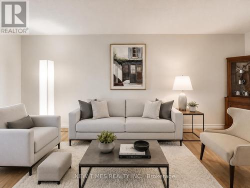 4 Ashstead Place, Toronto, ON 