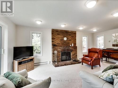 4 Ashstead Place, Toronto, ON 