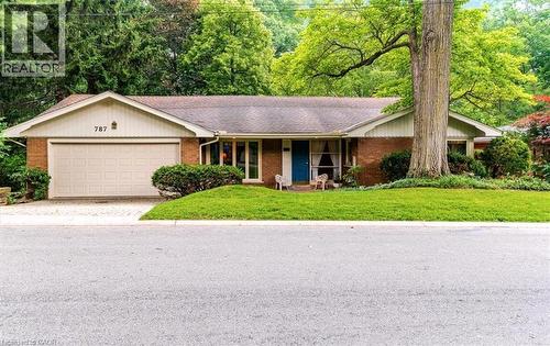 787 FOREST GLEN Avenue  Burlington, ON L7T 2L1
