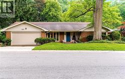 787 FOREST GLEN Avenue  Burlington, ON L7T 2L1