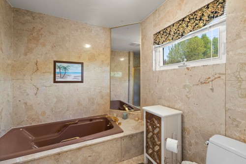 Salle de bains attenante à la CCP - 163 Av. Kipling, Beaconsfield, QC 