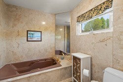 Salle de bains attenante à la CCP - 
