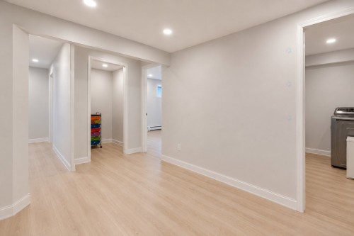 Salle familiale - 45 Rue De L'Affluent, Saint-Hippolyte, QC 