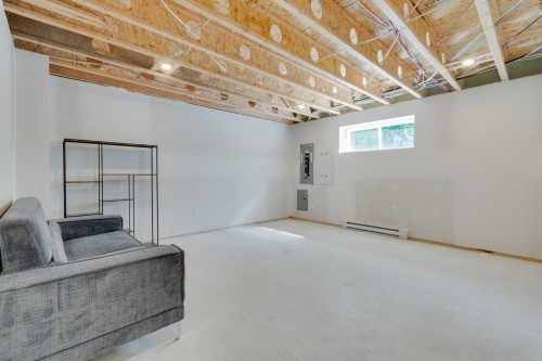 Salle familiale - 45 Rue De L'Affluent, Saint-Hippolyte, QC 