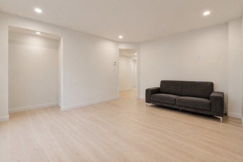 Salle familiale - 45 Rue De L'Affluent, Saint-Hippolyte, QC 