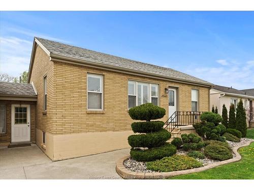2563 Meldrum, Windsor, ON 