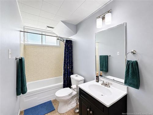 1017 Centennial St, Bathurst, NB 