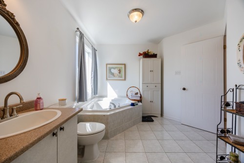 Salle de bains - 288 Av. Jaillet, Pointe-Claire, QC 